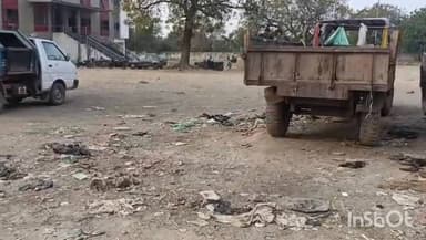 સાવરકુંડલા: સાવરકુંડલા નગરપાલિકાના પટાંગણમાં જ ચારેકોર જામ્યા ગંદકીના ગંજ, સ્થાનિક લોકોએ વિડીઓ કર્યો વાયરલ