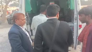 प्लेटफॉर्म पर बिगड़ी यात्री की तबीयत, रेलवे की त्वरित कार्रवाई से बची जान
#रेलवे_प्रशासन #मानवता #कटिहार_निवासी #रेल_यात...