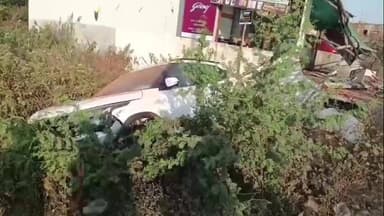 ପଦ୍ମପୁର: ବସନା ରାସ୍ତା ନାଇସ ଟ୍ରେଡ଼ର୍ଶ ଘର ସମ୍ମୁଖରେ କାର ଦୁର୍ଘଟଣା ଗ୍ରସ୍ତ