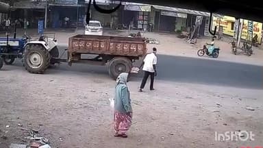 శంకరపట్నం: శంకరపట్నం జాతీయ రహదారి పై జరిగిన రోడ్డు ప్రమాదంలో వానరం మృతి స్పందించిన గ్రామ పంచాయతీకి సిబ్బంది