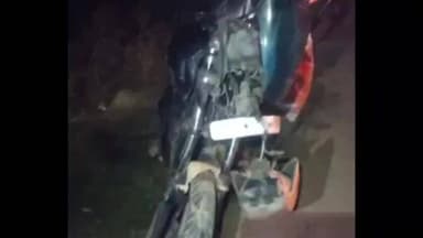 फतेेहपुर: कुर्सी में तेज रफ्तार डंपर ने बाइक सवार युवक की ली जान, साथी जिंदगी के लिए लड़ रहा है