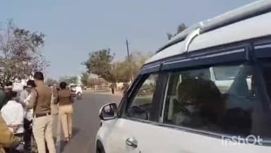 गोगावां: गोगावा नगर के मुख्य मार्ग पर पुलिस ने की चालान कार्रवाई