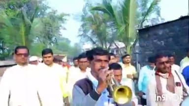 अहमदपूर: अहमदपूर तालुक्यात नवरा-नवरीने बँडबाजासह मतदान केंद्रावर लवली हजेरी; विवाहपूर्व मतदान करून दिला आदर्श संदेश