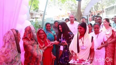 रेणापूर: जिल्हाधिकारी वर्षा ठाकूर घुगे यांनी गव्हाण येथील सखी मतदान केंद्राला दिली भेट