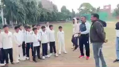 भिंड नगर: रणजी ट्रॉफी में रामवीर के चयनित होने पर चौधरी दिलीप सिंह ग्राउंड पर कोच रवि शेखर कटारे ने मिठाई वितरण कर जताया हर्ष
