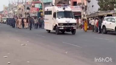 వర్ధన్నపేట: వర్ధన్నపేట పట్టణంలో పోలీసుల కవాతు ఎన్నికలు సజావుగా జరిగేందుకు కృషి చేయాలని ప్రజలకు విజ్ఞప్తి