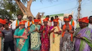 వేములవాడ: వినూత్నంగా ప్రచారం పట్టిన మహిళలు