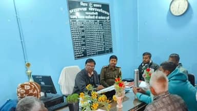 परसौनी: परसौनी अंचल कार्यालय में भूमि विवादों के निपटारे के लिए शनिवारीय जनता दरबार आयोजित