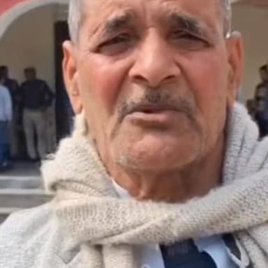 गाजीपुर #पोखरी की #जमीन पर #अवैध निर्माण का आरोप, ग्रामीण ने डीएम से की शिकायत
गाजीपुर। प्रदेश सरकार द्वारा तालाबों और प...