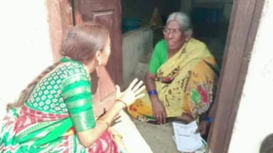 కామారెడ్డి: ఎన్నికల్లో ఇచ్చిన హామీలను తప్పకుండా నెరవేరుస్తామన్న కామారెడ్డి 10వ వార్డ్ కాంగ్రెస్ కౌన్సిలర్ అభ్యర్థి నీలం కళావతిరమేష్