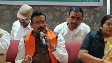 खकनार: जैनाबाद फाटे पर भाजपा की ओर से एक निजी होटल में केंद्रीय बजट को लेकर पत्रकार वार्ता हुई