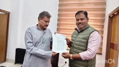 बखरी: गन्ना उद्योग मंत्री ने बखरी प्रखंड के स्कूलों की समस्याओं के समाधान के लिए शिक्षा मंत्री को ज्ञापन सौंपा