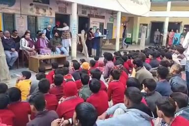 ਮਲੋਟ: ਪੰਜਾਬ ਸਿੱਖਿਆ ਕ੍ਰਾਂਤੀ ਤਹਿਤ ਮਲੋਟ ਦੇ ਵੱਖ-ਵੱਖ ਸਕੂਲਾਂ ਵਿੱਚ ਮਾਪਿਆਂ ਦੀ ਵਰਕਸ਼ਾਪ ਦਾ ਆਯੋਜਨ, ਕੈਬਨਿਟ ਮੰਤਰੀ ਡਾ.ਬਲਜੀਤ ਕੌਰ ਨੇ ਕੀਤੀ ਸ਼ਿਰਕਤ