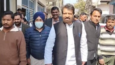 सरिता विहार: बदरपुर: विधायक राम सिंह नेताजी ने मीठापुर में स्कूल रोड का किया शुभारंभ