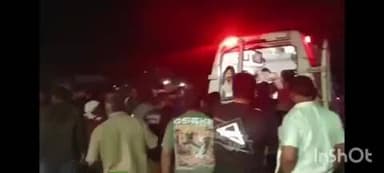 మణుగూరు: బూర్గం పహాడ్ మండలం సారపాక గ్రామ సమీపంలో మహేంద్ర జీపును ఢీకొన్న ఆర్టీసీ బస్సు, పలువురికి గాయాలు