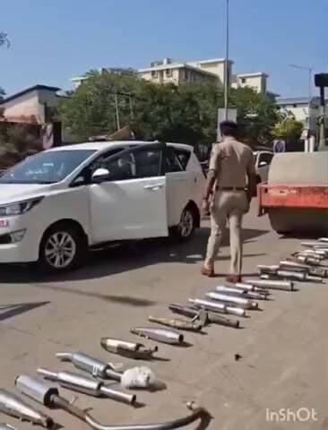 ಉಡುಪಿ: ಕರ್ಕಶಾ ಸೈಲೆನ್ಸರ್ ಗಳನ್ನ ಬುಲ್ಡೋಜರ್ ಬಳಸಿ ನಾಶಪಡಿಸಿದ ಪೊಲೀಸ್ ಅಧಿಕಾರಿಗಳು