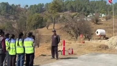 गरुड़: गरुड़ हेलीपैड पर फायर मॉक ड्रिल का आयोजन