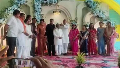 सतवास: सतवास पहुंचे पूर्व केंद्रीय मंत्री अरुण यादव, सामूहिक विवाह सम्मेलन में वर-वधू को दिया आशीर्वाद