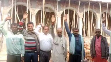 तेतरिया: सिधवलिया मध्य विद्यालय में घटिया निर्माण का ग्रामीणों ने किया विरोध, निर्माण कार्य को कराया बंद