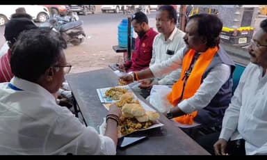 खुलताबाद: मतदान आटोपताच भज्यांवर चर्चा! कागजीपुरा येथे अंबादास दानवेंचा साधेपणाचा क्षण बनला चर्चेचा विषय