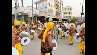 మంత్రి పొంగులేటి జనగామ పర్యటన|20వ వార్డు నుండి భారీగా తరలిన శ్రేణులు | డప్పు చప్పుళ్లతో స్వాగతం