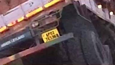 कर्वी: चित्रकूट की काली घाटी में तेज रफ्तार अनियंत्रित ट्रक रेलिंग तोड़कर हुआ दुर्घटनाग्रस्त, दो घायल