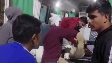 दुधि: म्योरपुर में दो बाइकों की टक्कर में चार युवक गंभीर रूप से घायल, प्राथमिक उपचार के बाद जिला अस्पताल किया गया रेफर