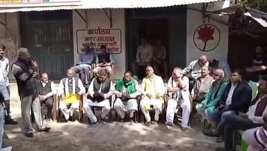 चरखारी: चरखारी में 18 संगठनों के संयुक्त मोर्चा ने बुंदेलखंड राज्य की मांग को लेकर निकाली पद यात्रा