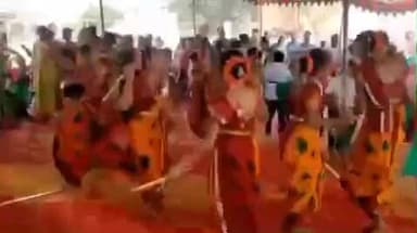 దర్శి: బాలోత్సవ కార్యక్రమంలో కోలాట ప్రదర్శన చేసి ఆకట్టుకున్న బొద్దికూరపాడు విద్యార్థులు