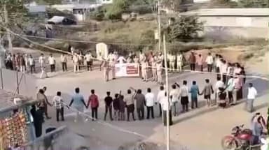 దర్శి: సోమవరపాడు పాముల కాలనీలో మత్తు రహిత సమాజాన్ని నిర్మించుకోవాలని భారీ ఎత్తున ర్యాలీ చేసిన డిఎస్పి లక్ష్మీనారాయణ