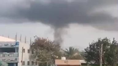 యర్రగొండపాలెం: మంటలు పెట్టి వాయు కాలుష్యానికి కారణం అవుతుండడంతో భయపడుతున్న స్థానిక ప్రజలు