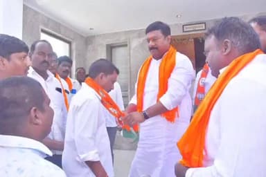 నిర్మల్: జిల్లా కేంద్రంలోని బుధవార్ పేట్ 36వ వార్డుకు చెందిన కాంగ్రెస్ నాయకులు, యువకులు ఎమ్మెల్యే సమక్షంలో బీజేపీలో చేరిక