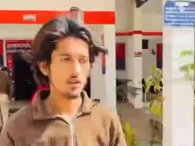 धनौरा: गजरौला पुलिस ने बाइक से पटाखे फोड़ रहे युवक को पकड़ा, बाइक की गई सीज