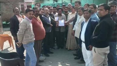 डेरापुर: झींझक नगर में दिन के समय भारी वाहनों की नो-एंट्री की मांग, व्यापारियों ने आवागमन रोकने के लिए पालिका को सौंपा ज्ञापन