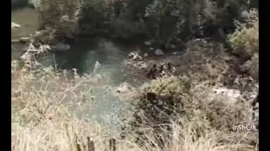 महू के बामणिया कुंड में झरने में उतरकर लोग दे रहे हैं हादसों को न्योता, वीडियो वायरल