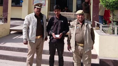 आंवला: आंवला पुलिस ने मंदिर से चोरी की 5 पीतल की घंटियां बरामद की, चोर को किया गिरफ्तार