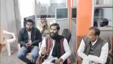 मोठ: विधायक कार्यालय पहुंचे दर्जनों ग्रामीण, ग्राम प्रधान पर भ्रष्टाचार के गंभीर आरोप लगाए