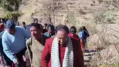 पौड़ी: पिनानी में पहली बार क्रिकेट टूर्नामेंट का भव्य शुभारंभ, उद्घाटन डॉ. रमेश पोखरियाल ‘निशंक’ ने किया