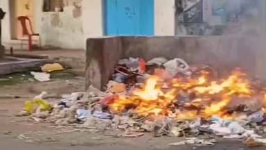 সালানপুর: নিয়ামতপুর জিটি রোডের পাশে ট্রান্সফরমার আগুন স্থানীয়র তৎপরতায় আগুন নিয়ন্ত্রণে, বিদ্যুৎ বিভাগের কর্মচারীকে ঘিরে বিক্ষোভ