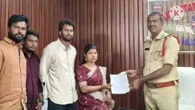 జనగాం: బీఆర్ఎస్ నాయకులు తమను బెదిరిస్తున్నారని పోలీసులకు ఫిర్యాదు చేసిన జనగామ ఒకటో వార్డ్ కౌన్సిలర్ బిజెపి అభ్యర్థి శ్రీలత