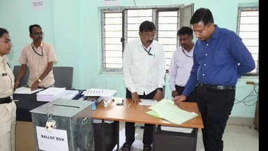 అదిలాబాద్ అర్బన్: పోలింగ్ సరళి పరిశీలించిన ఆదిలాబాద్ జిల్లా కలెక్టర్