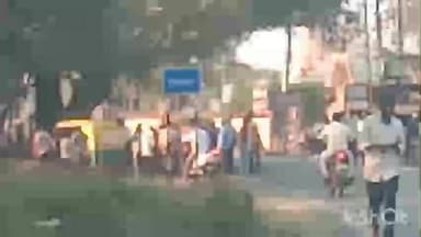 પેટલાદ: દાવલપુરા પાસે રીક્ષા અચાનક પલટી જતા રિક્ષામાં સવાર વ્યક્તિઓને ઈજા પહોંચી