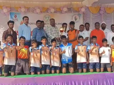 నిర్మల్: జిల్లా కేంద్రంలో రెండవ రోజు సీఎం కప్ జిల్లా స్థాయి ఎంపిక పోటీలు నిర్వహించినట్లు తెలిపిన డివైఎస్ఓ శ్రీకాంత్ రెడ్డి