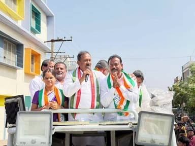 కామారెడ్డి: చేయిగుర్తుకు ఓటేసి కాంగ్రెస్ ను గెలిపించాలి,బిఆర్ఎస్,బిజెపి ఢిల్లీలో దోస్తీచేస్తూ,గల్లీలో కుస్తీ పడుతున్నాయి,షబ్బీర్ అలీ