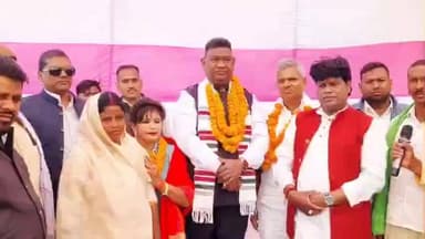 हंटरगंज: चौखड़ा में समाजसेवी की पुण्यतिथि पर श्रद्धांजलि सभा व सांस्कृतिक कार्यक्रम का आयोजन, पूर्व मंत्री समेत कई लोग शामिल