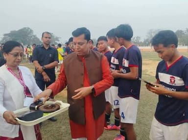 মিজোরাম কলেজ ব্রাঞ্চ বনাম কলকাতা আরেক্স ফুটবল ক্লাবের মধ্যে অনুষ্ঠিত উত্তেজনাপূর্ণ ম্যাচে ১–০ গোলে জয়লাভ করেছে মিজোরাম ...