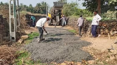 માળીયા હાટીના: ગડુ (શેરબાગ) ગ્રામ પંચાયત દ્વારા ખેરા–ગડુંની સીમ વાડી વિસ્તારમાં રસ્તાના નિર્માણ કાર્યનું ખાતમુહૂર્ત કરતા ધારાસભ્ય