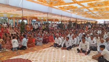 વડાલી: કડવા પાટીદાર સમાજનો 28મો સમૂહલગ્નોત્સવ: જેતપુરમાં સમાજવાડી ખાતે 29 યુગલોએ પ્રભુતામાં પગલાં પાડ્યા