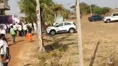 ಬಸವಕಲ್ಯಾಣ: ನಿಂತ ಕಾರುಗಳಿಗೆ ಬೆಂಕಿ, ಧಗ ಧಗನೆ ಹೊತ್ತಿ ಉರಿದ ಎರಡು ಕಾರುಗಳು; ನಗರದಲ್ಲಿ ನಡೆದ ಘಟನೆ