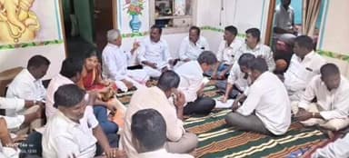 కళ్యాణదుర్గం: వైసీపీ గ్రామ కమిటీలను ఈనెల 15వ తేదీలోపు పూర్తి చేయాలి: కుందుర్పిలో మండల అబ్జర్వర్ తిమ్మరాయుడు